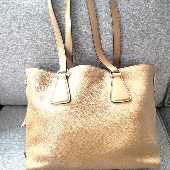 Prada Vitello Phenix Camel Side Zip Tote & Dust Bag - Authentic - Picture 2 of 11